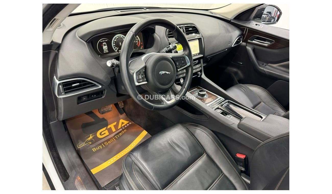 جاكوار F Pace 2018 Jaguar F-Pace Prestige 25t, Warranty, 2025 Jaguar Service Pack, Excellent Condition, GCC