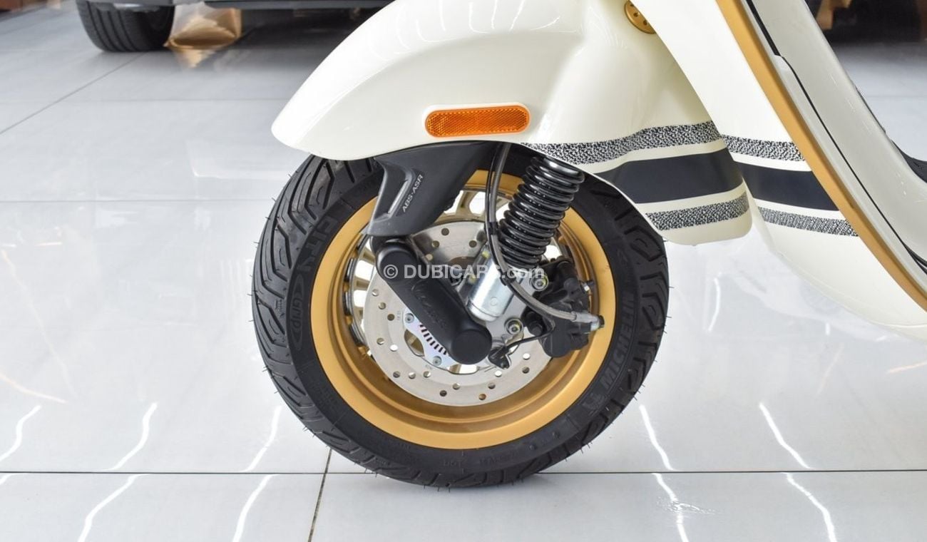 فيسبا 946  إصدار كريستيان ديور VESPA CHRISTIAN DIOR 2022