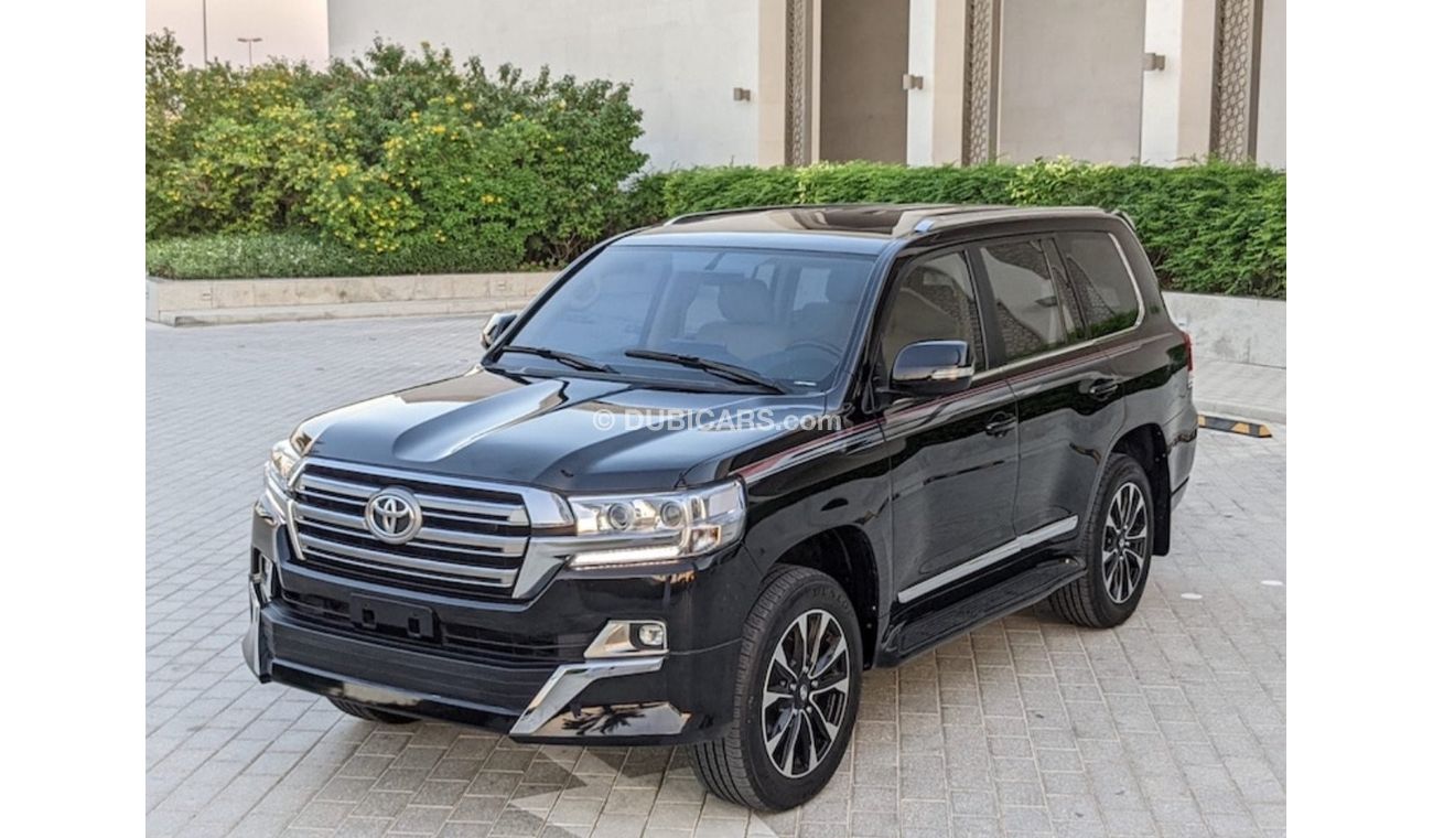 تويوتا لاند كروزر TOYOTA LAND CRUISER 2017 V6 GCC IN EXCELLENT CONDITION