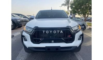 Toyota Hilux Toyota Hilux 2018 Model 2.8 Diesel SR5.DUAL CAB. Transmission Automatic Push start. New GR Upgrade.