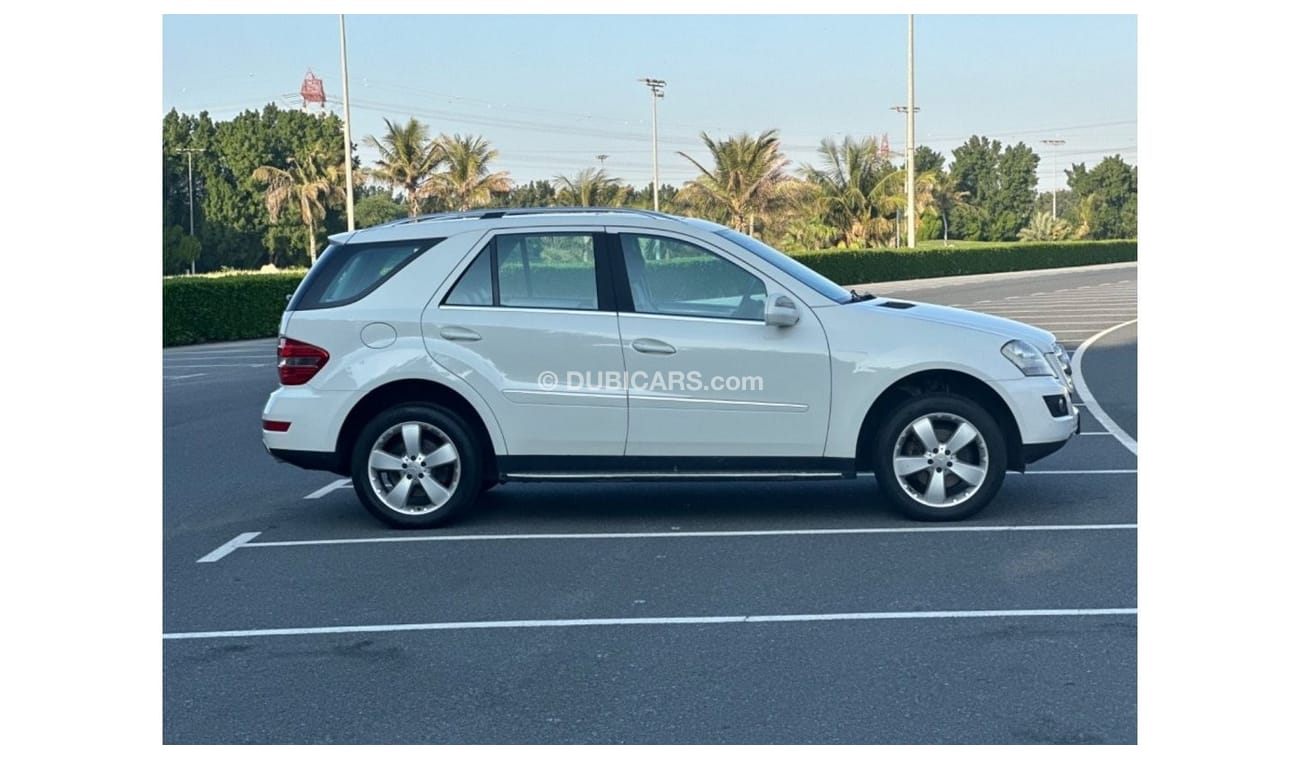 Mercedes-Benz ML 350 MODEL 2009 GCC CAR PERFECT CONDITION INSIDE  AND OUTSIDE FULL OPTION SUN ROOF LEATHER SEATS