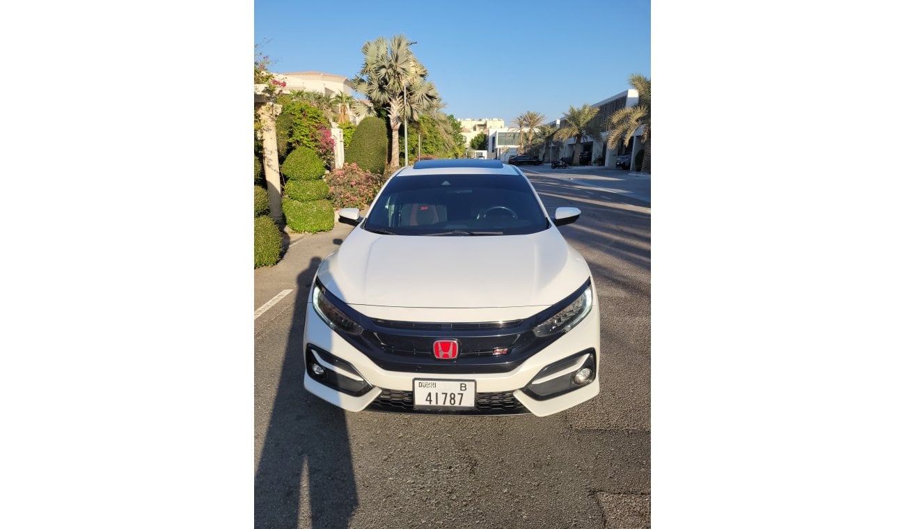 Honda Civic Si Engine	1.5 L 205 hp (153 kW) L15B7 I4 VTC turboTransmission	6-speed manual with helical limited-s