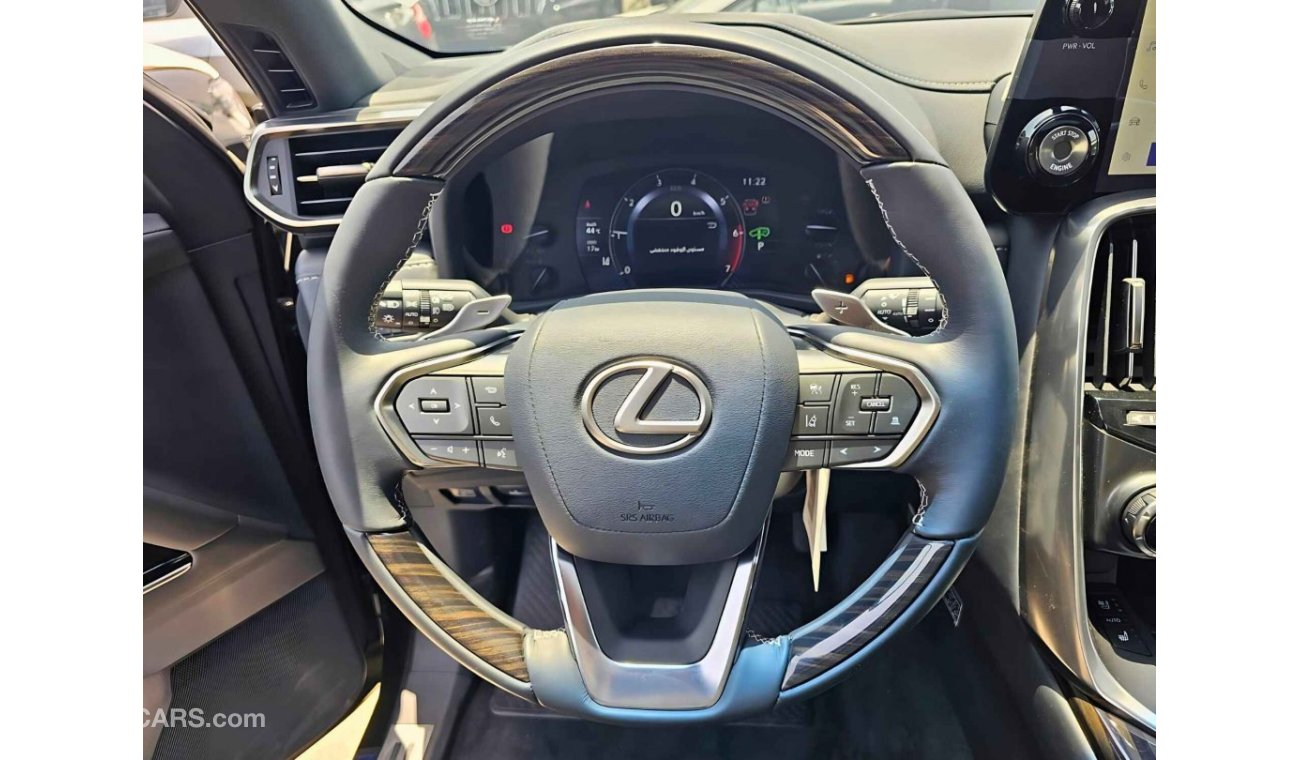 لكزس LX 600 FULL OPTION VIP / AT / 3.5L V6 / POWER SEATS & SUNROOF / HEAD-UP DISPLAY (CODE # 68003)