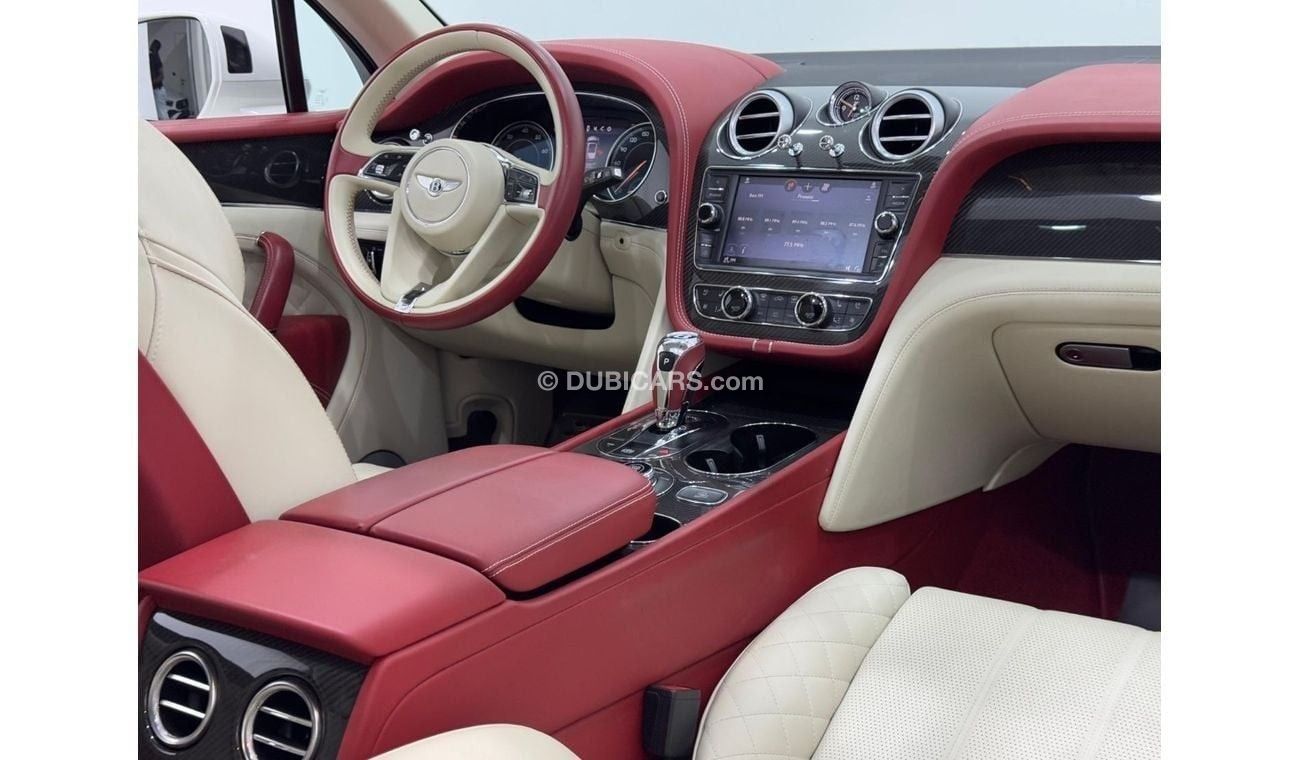 بنتلي بينتايجا V8 2019 Bentley Bentayga V8, Warranty, Carbon Fiber Package, Full Options, Low Kms