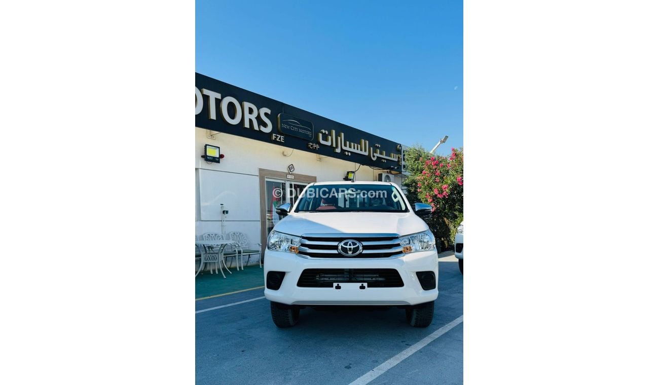 Toyota Hilux TOYOTA HILUX 2.7L PETROL BASIC OPTION WHITE 2025