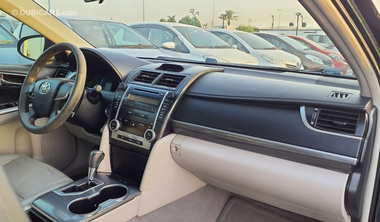 تويوتا كامري Toyota Camry LE Hybrid