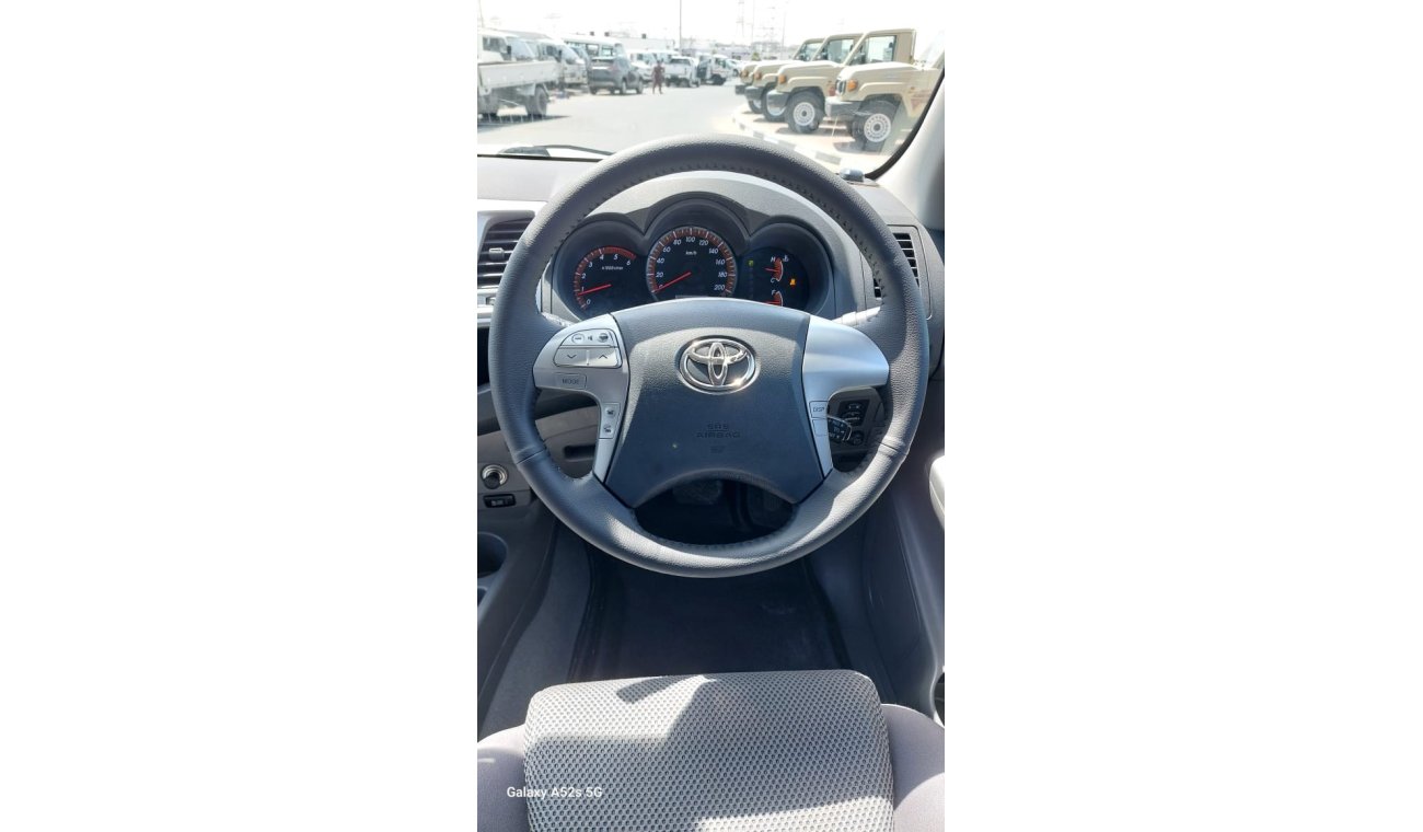 تويوتا هيلوكس TOYOTA HILUX PICKUP 3.00 CC MODEL 2013 DIESEL RIGHT HANDED