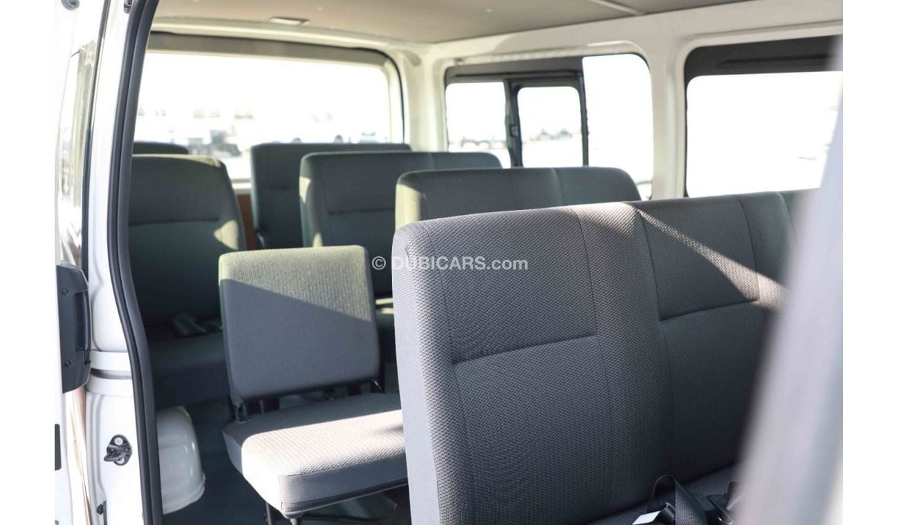 تويوتا هاياس 2024 Toyota Hiace 2.5 15str Standard Roof - أبيض من الداخل رمادي داكن | للتصدير فقط