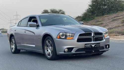 Dodge Charger R/T Dodge charger RT 2013 gcc 8 slinder