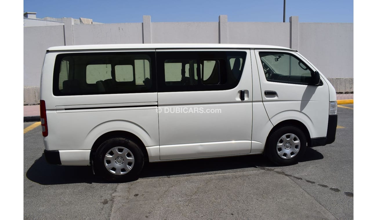 Toyota Hiace GL - Standard Roof Toyota Hiace  13 seater bus, model:2016. free of accident with low mileage