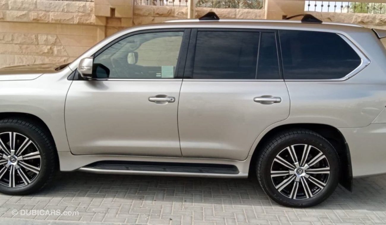 Lexus LX570