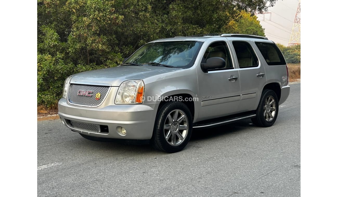 GMC Yukon Denali 6.2L (9 Seater)