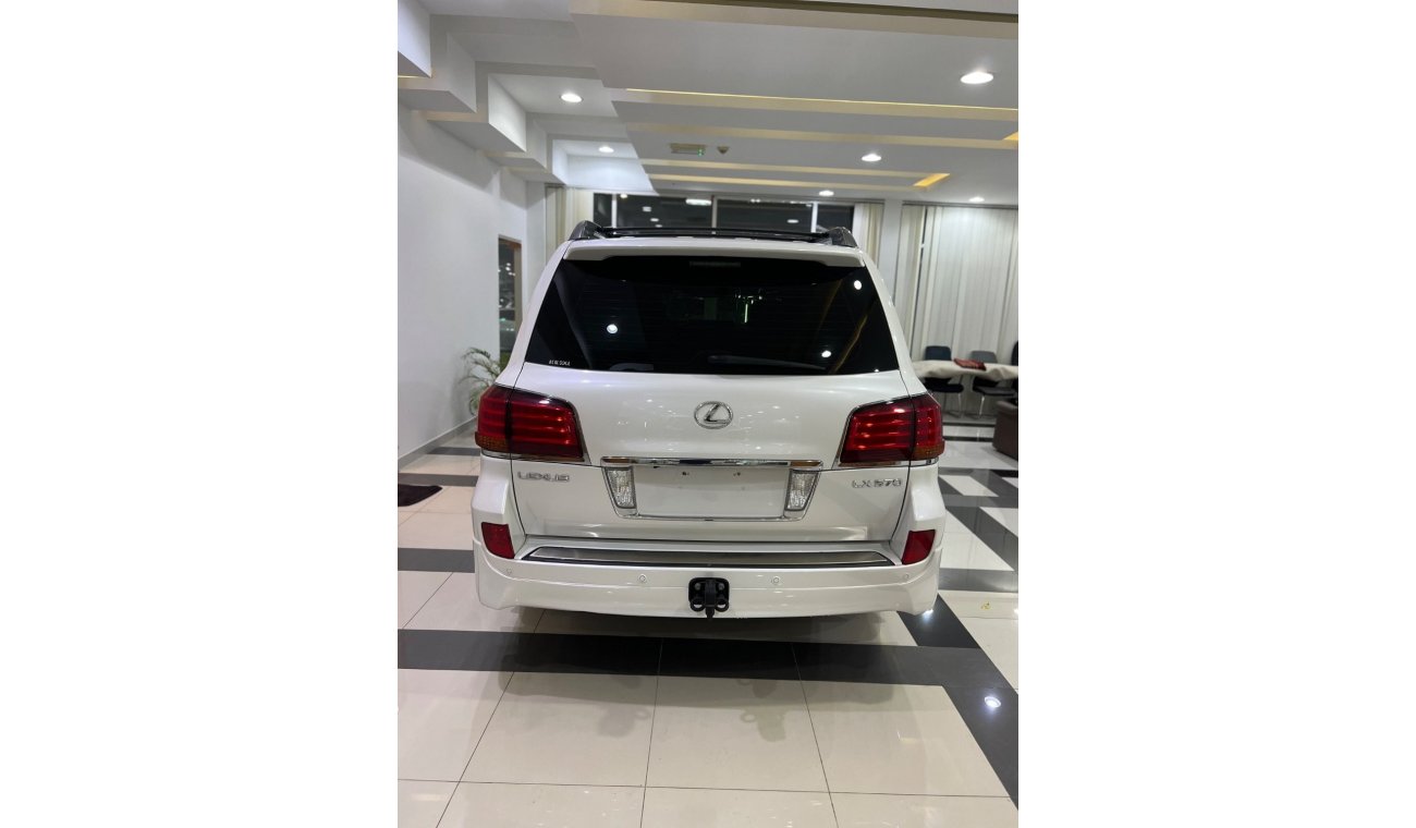 Lexus LX570