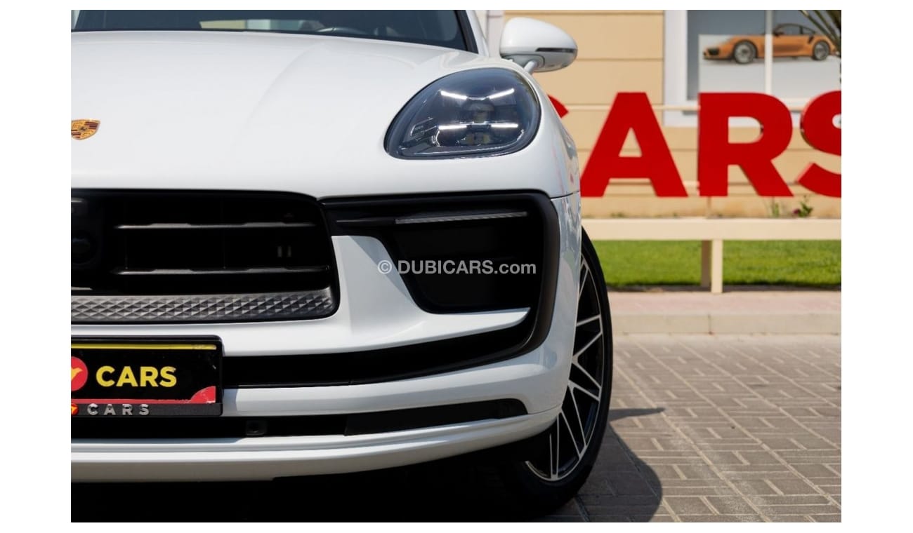 Porsche Macan Porsche Macan 2023 GCC under Agency Warranty with Flexible Down-Payment.