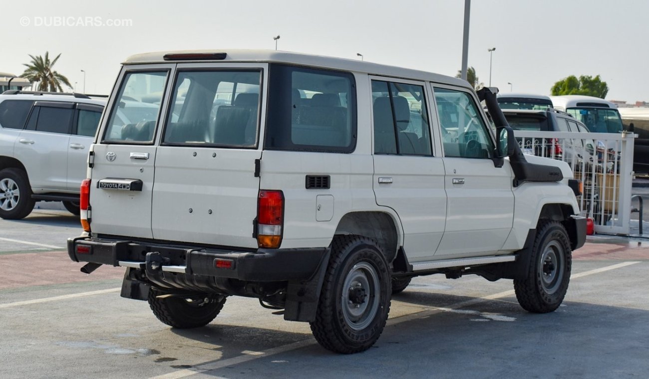 تويوتا لاند كروزر هارد توب LX10 - 2024 - 4.2l - Manual - 10 Seater - New Shape