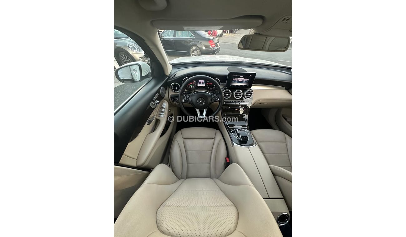 Mercedes-Benz GLC 300 Mercedes GLC 300 _American_2018_Excellent Condition _Full option