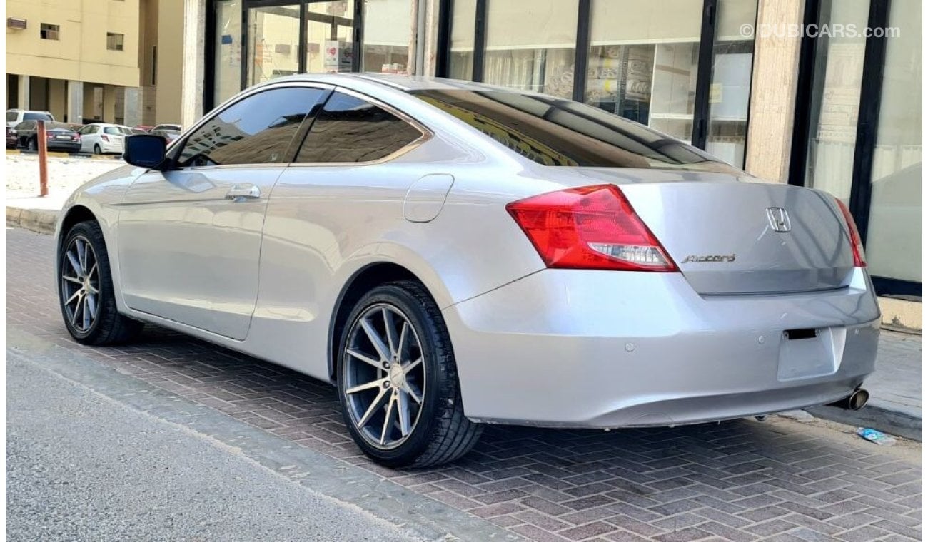 Honda Accord Honda accord  gcc  2012 coupe with sunroof