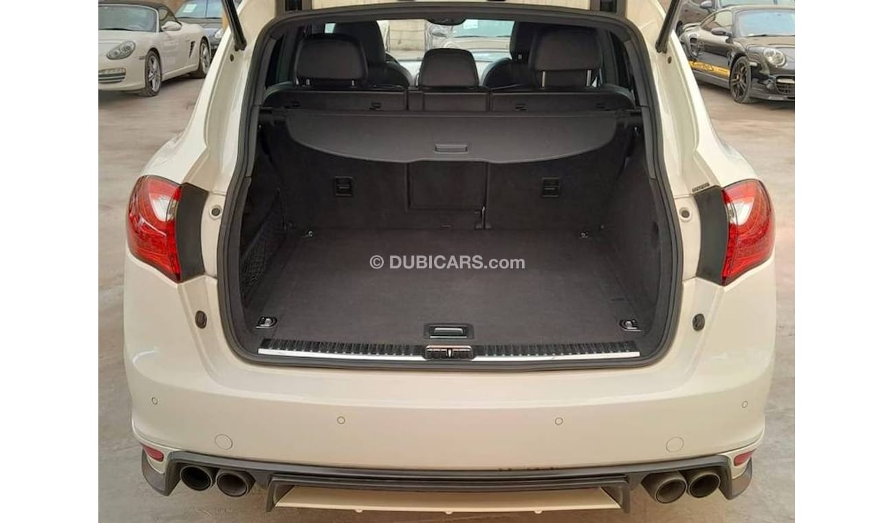 بورش كايان PORSCHE CAYENNE S 4.8L 2011 WITH SUNROOF, AERO BODY KIT, LEATHER SEATS, T.V NAVIGATION AND MUCH MORE