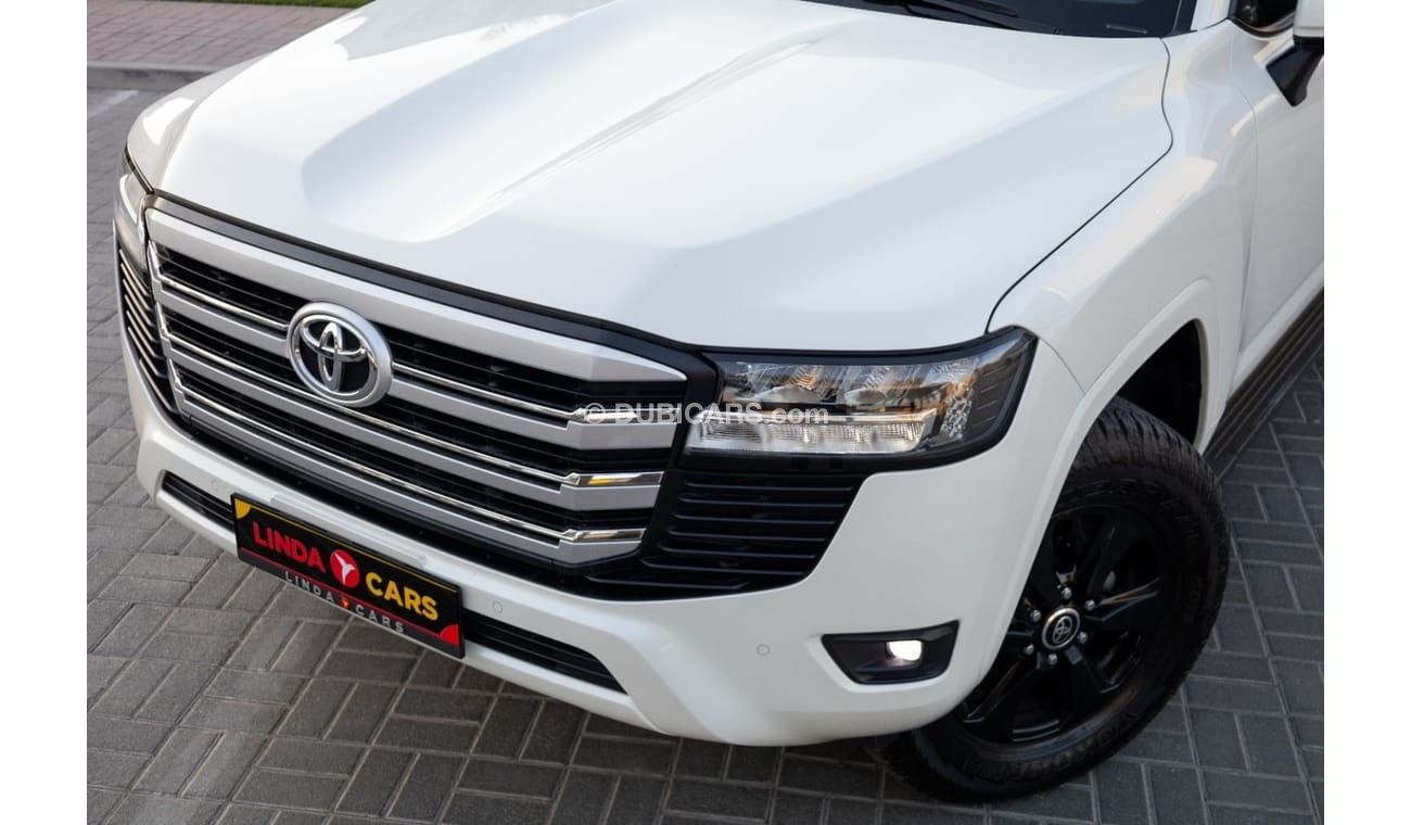 تويوتا لاند كروزر VXR 3.5L Toyota Land Cruiser VXR Twin Turbo 2022 GCC under Agency Warranty with Flexible Down-Paymen