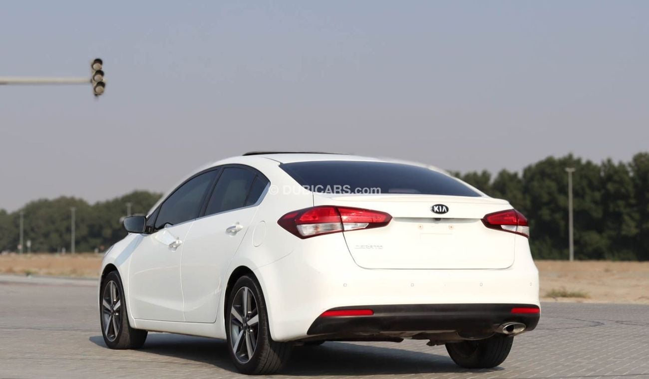 كيا سيراتو Top 1.6L Kia cerato 2.0L 2017 full option GCC accident free in excellent condition