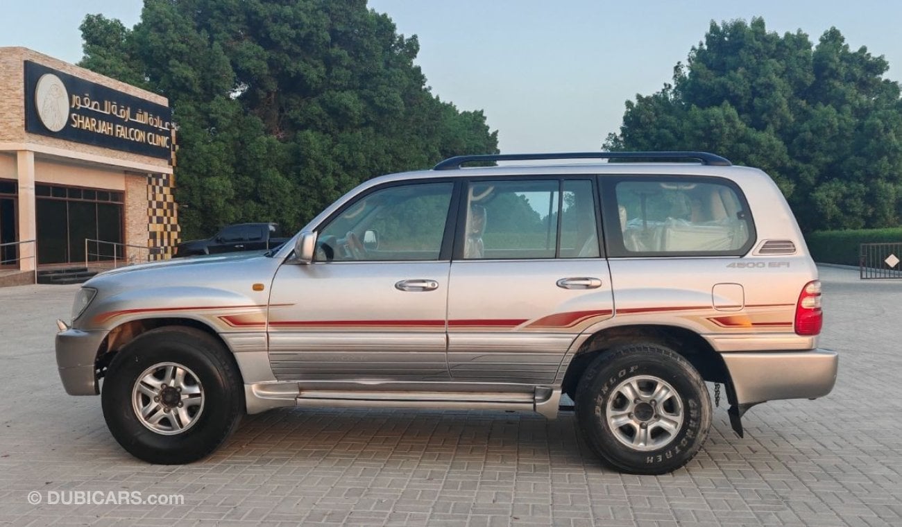 تويوتا لاند كروزر Toyota Land cruiser Model 2004