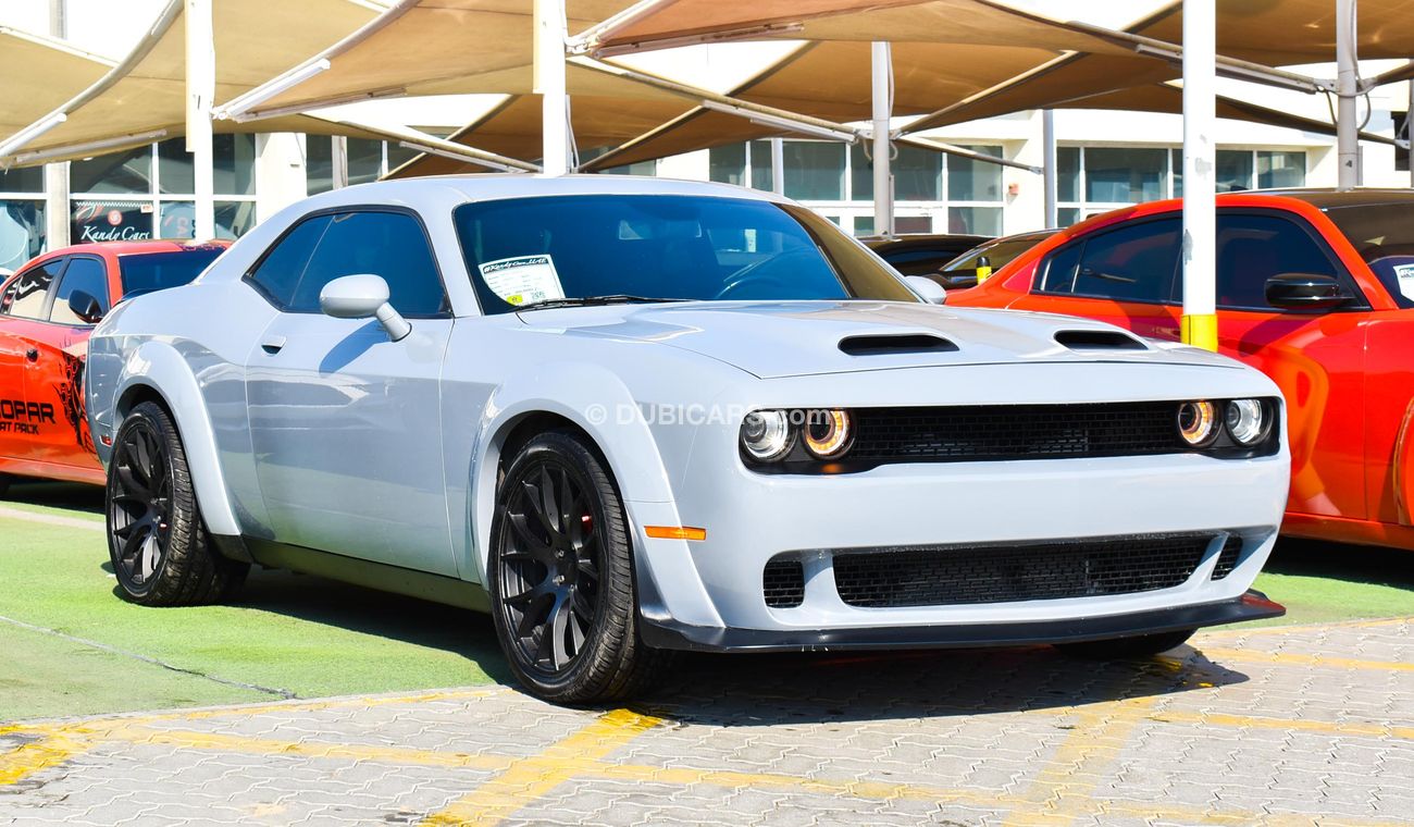 Dodge Challenger V6