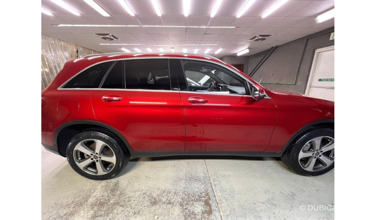 Mercedes-Benz GLC 300 4MATIC USA