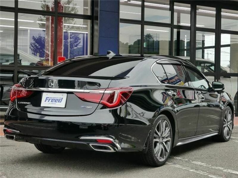 Honda Legend exterior - Rear Left Angled