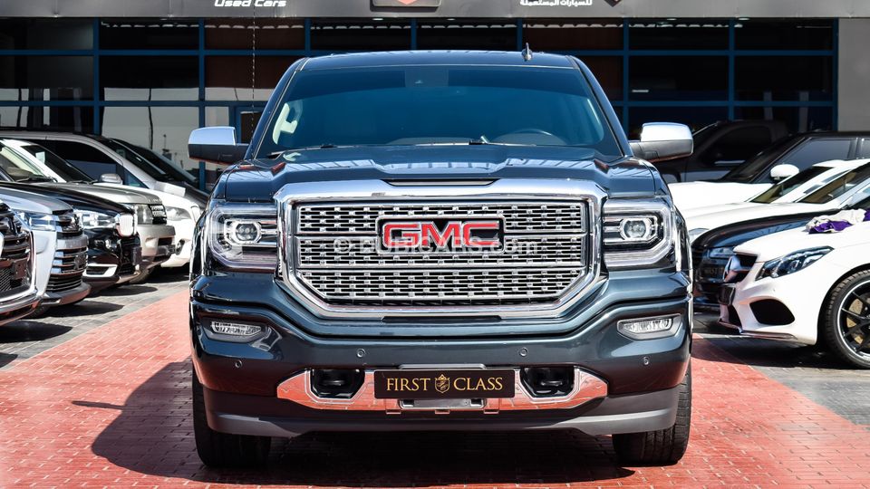 Used GMC Sierra DENALI 2017 for sale in Dubai - 207052