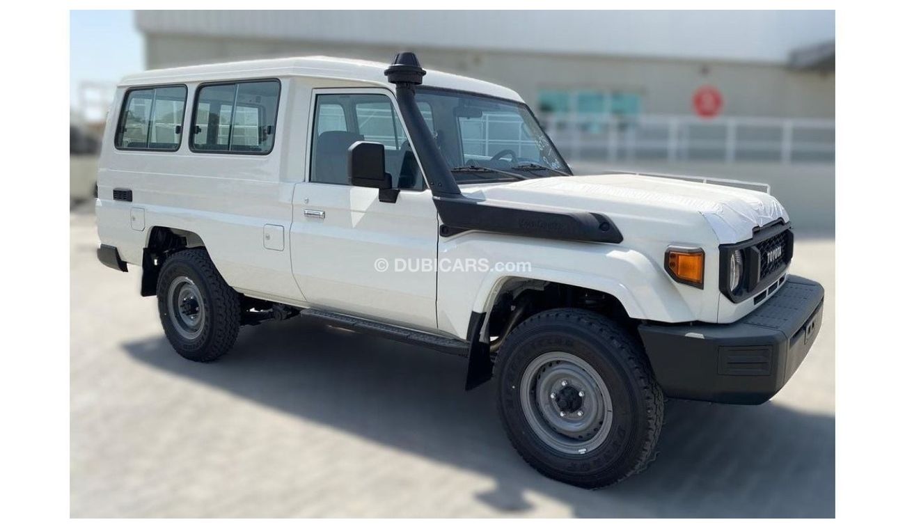 Toyota Land Cruiser Hard Top 78 4.2L DIESEL MANUAL TRANSMISSION ( ONLY FOR RE EXPORT OUTSIDE GCC COUNTRIES)