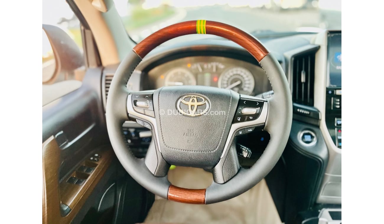 تويوتا لاند كروزر Toyota landcuriser GXR V8 2018 Diesel full option Top the range excellent condition