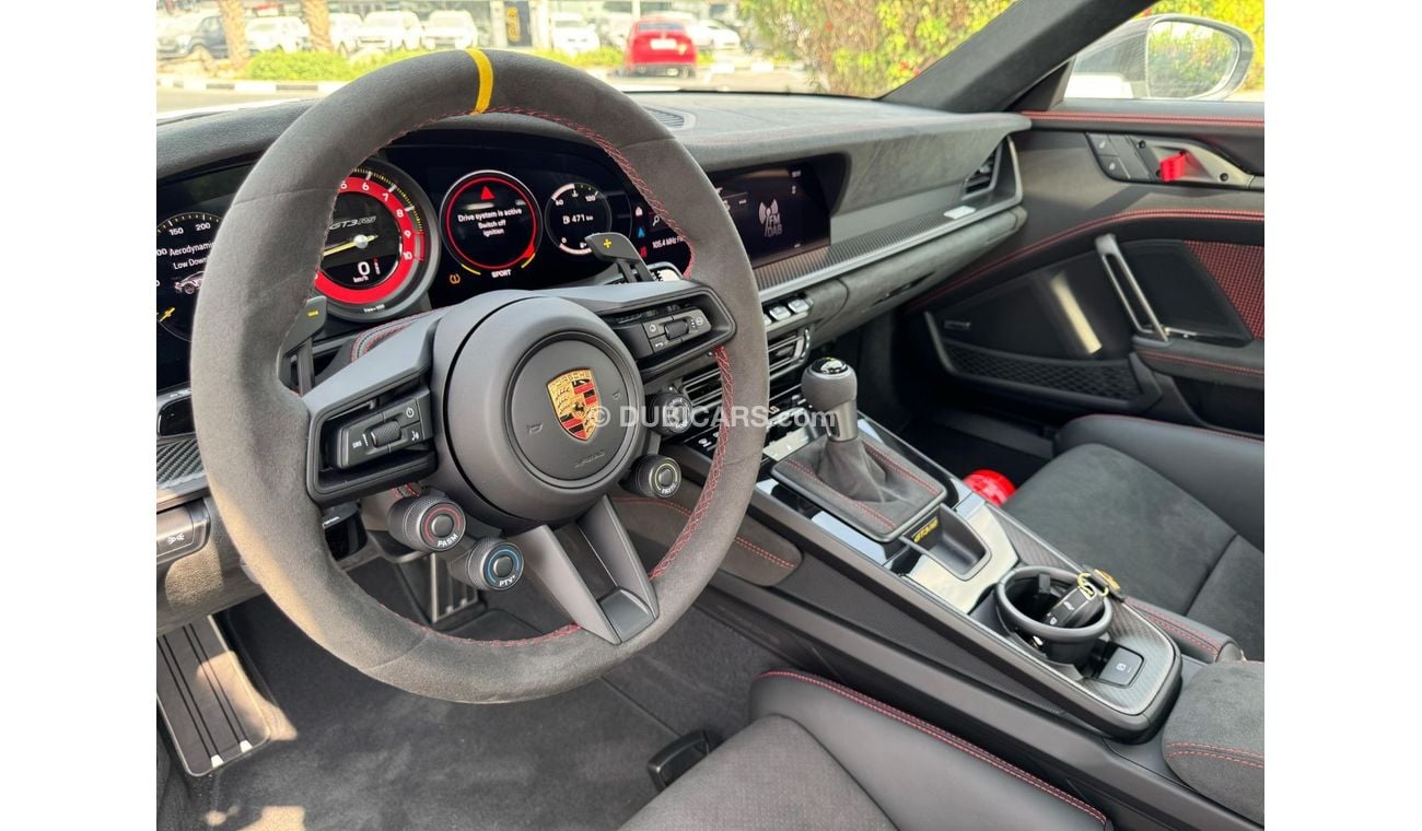 Porsche 911 GT3 RS 4.0L (520 HP) Coupe GCC SPEC UNDER WARRANTY