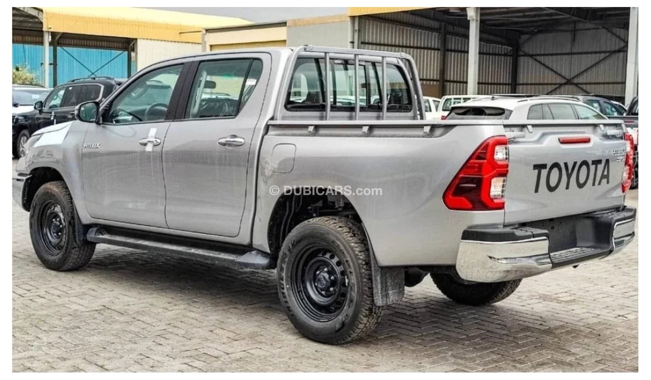 تويوتا هيلوكس 2.4L MT DIESEL 2023