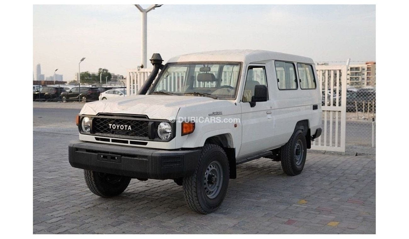 تويوتا لاند كروزر هارد توب Toyota Land Cruiser Hard Top LC78 4.5L 3DOOR V8 Diesel 2024