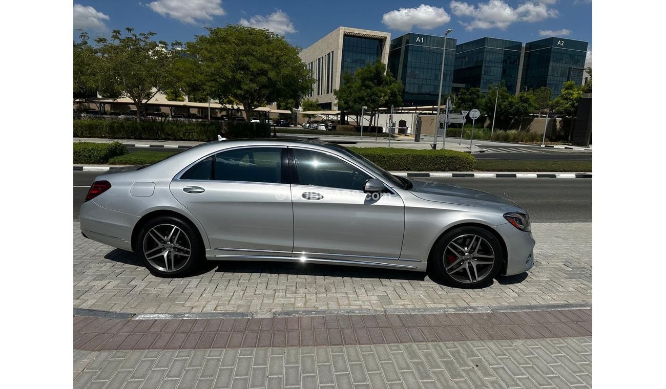 مرسيدس بنز S 560 Std 4.0L (463 HP)