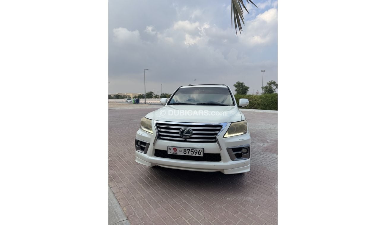 Lexus LX570 5.7