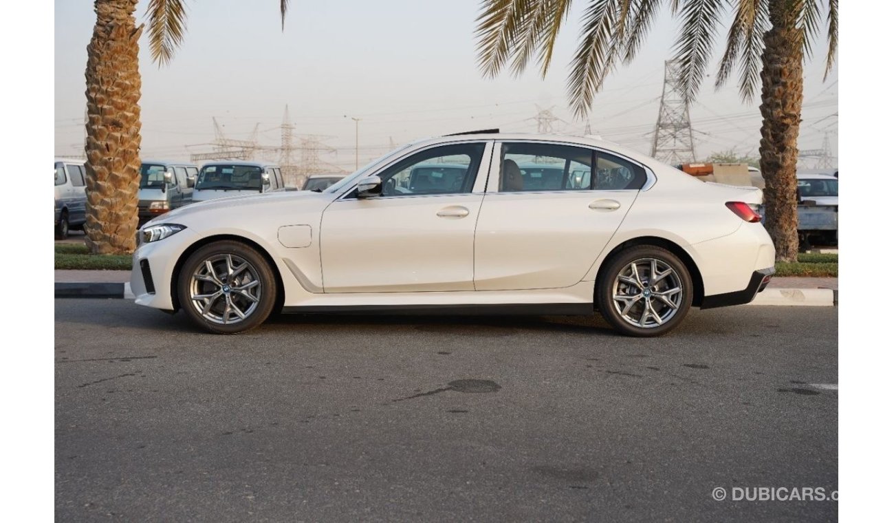 بي أم دبليو i3 2024 BMW I3 E-DRIVE 35L / SEDAN / RWD / 0 KM