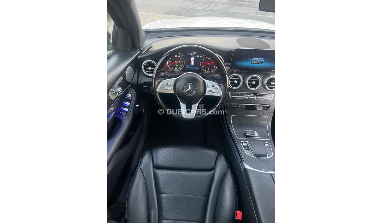 مرسيدس بنز GLC 350 Mercedes GLC300 _American_2020_Excellent Condition _Full option