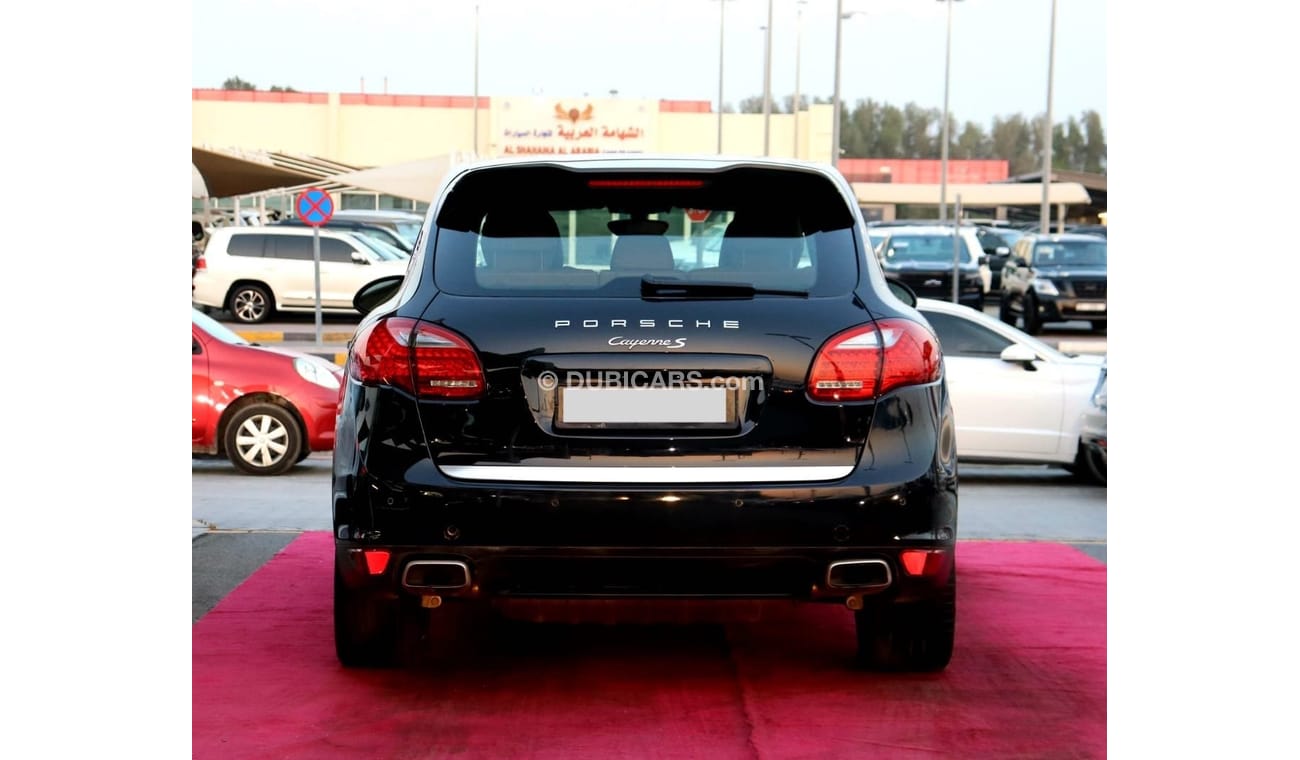 Porsche Cayenne Porsche Cayenne S / 2014 / Only 91,000KM / GCC / Free Accident