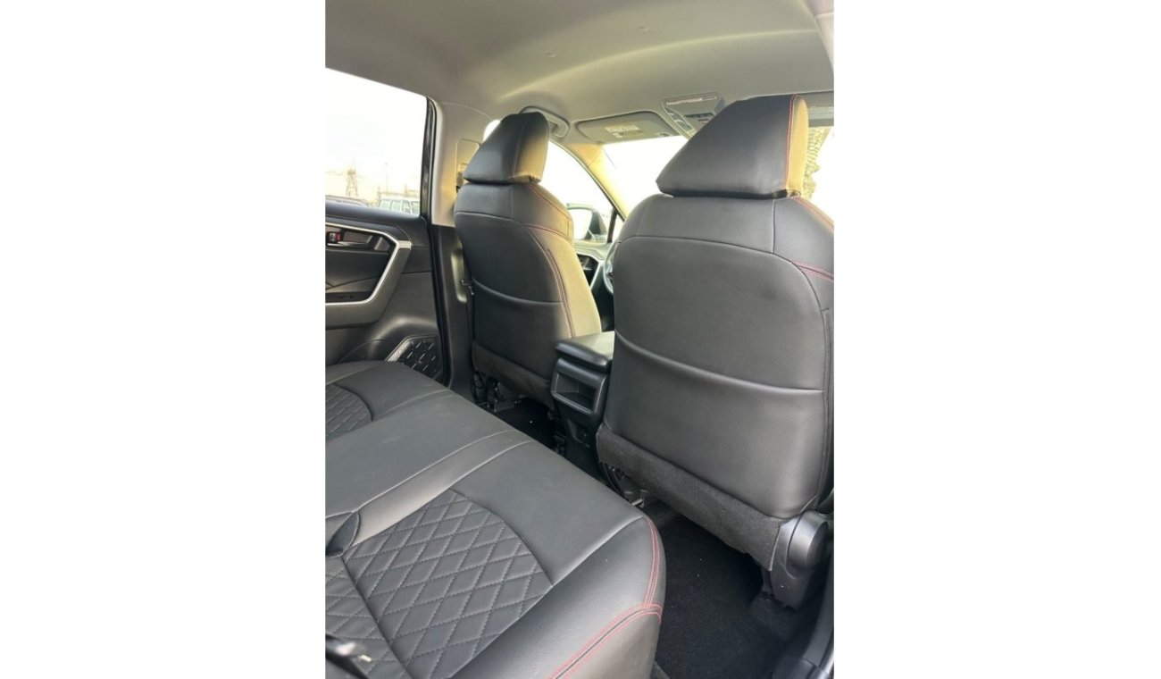 Toyota RAV4 LE Toyota RAV4 2019