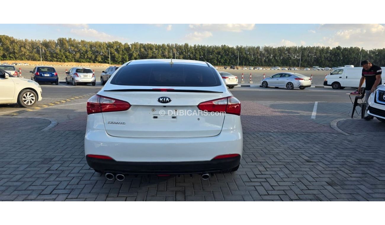 Kia Cerato Base 1.6L