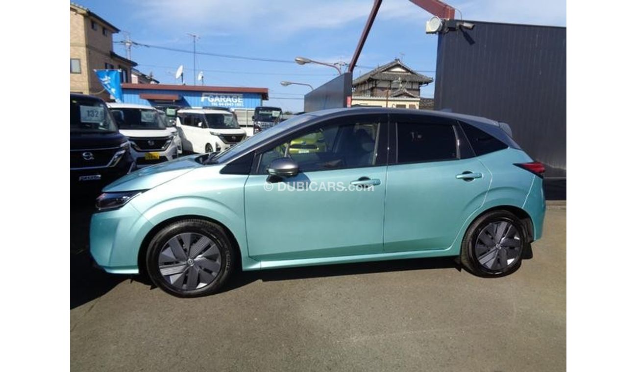 Used Nissan Note E13 2023 for sale in Japan - 679875