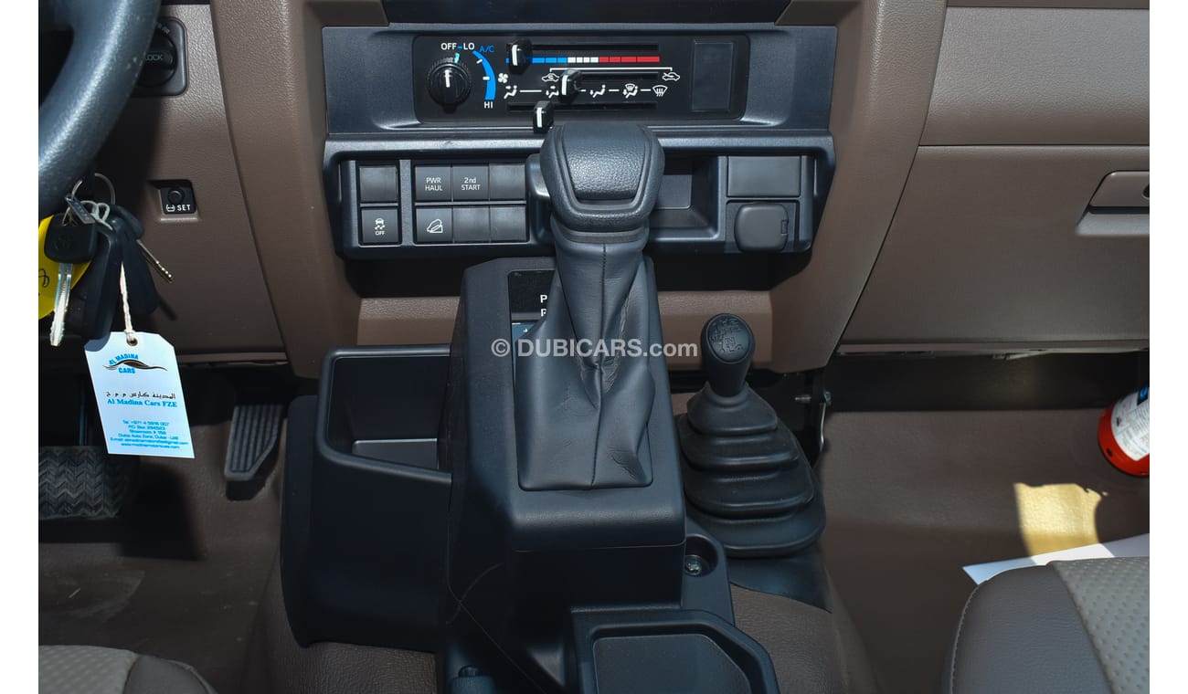 تويوتا لاند كروزر بيك آب 4.0L Double Cabin A/T