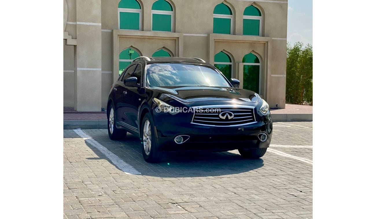 Infiniti QX70 Good condition car GCC specs