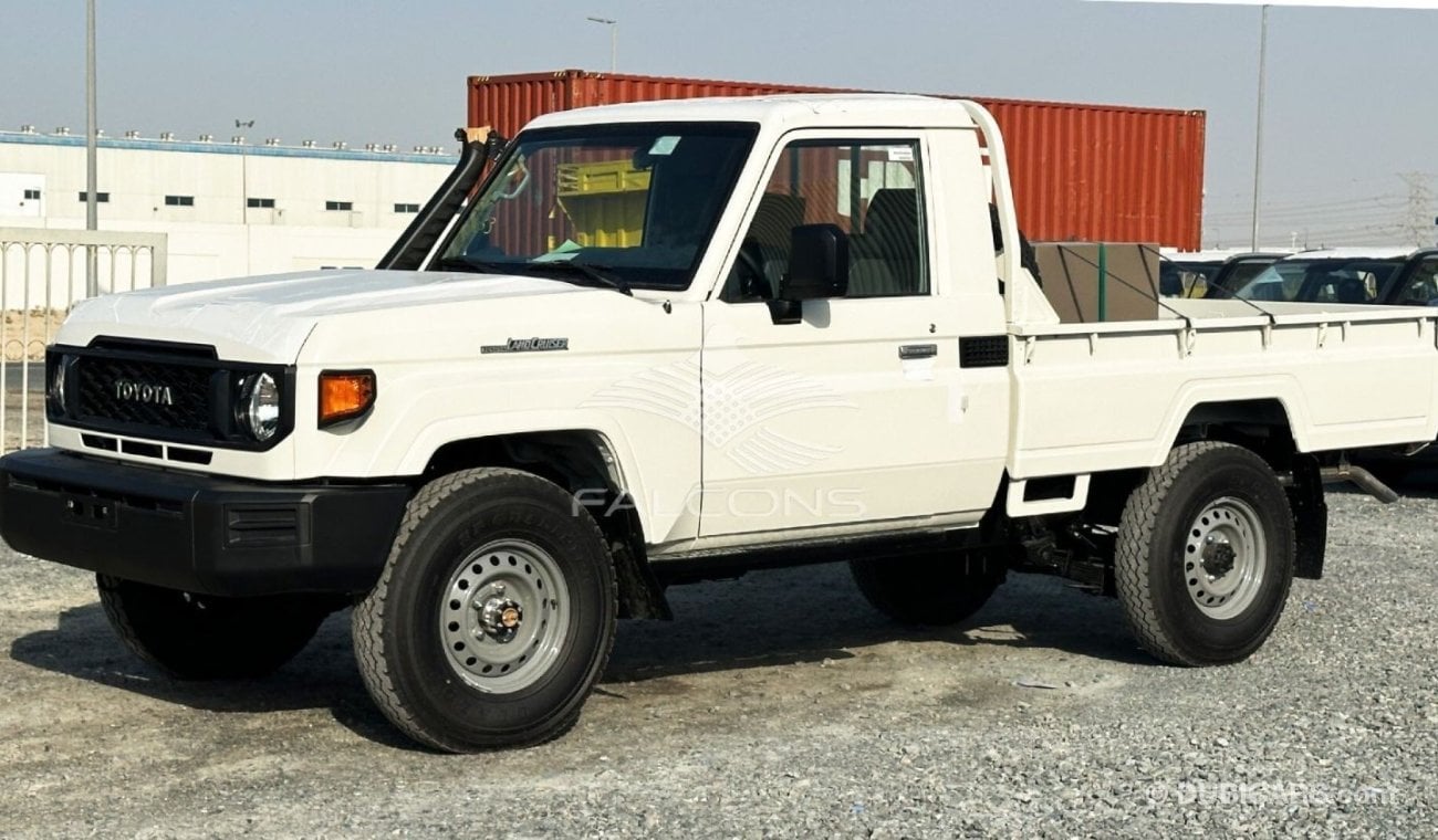 تويوتا لاند كروزر بيك آب Toyota/LC79 DSL SC 4.2L MT/ 3 seater 2 AIRBAG & ABS NEW FACE