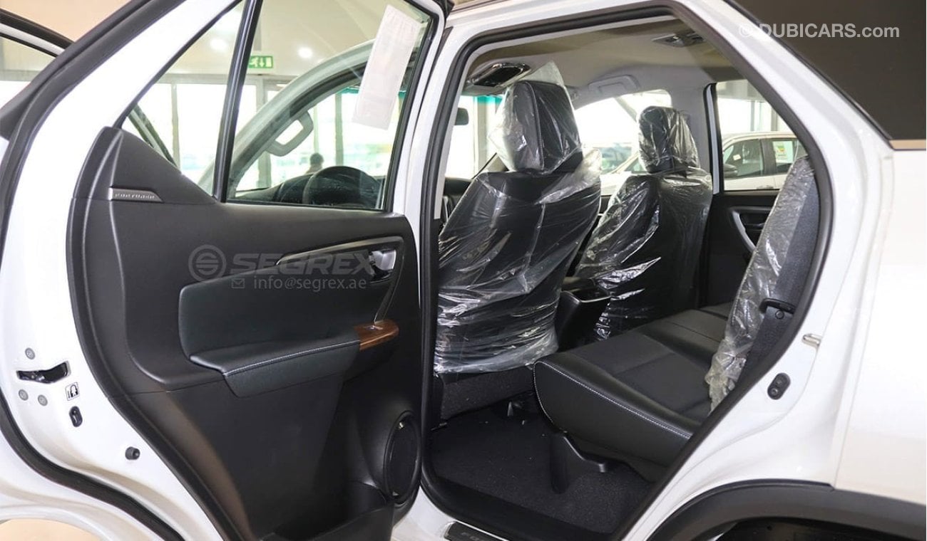 تويوتا فورتونر TOYOTA FORTUNER 4.0L SR5 PETROL A/T 4WD 2024