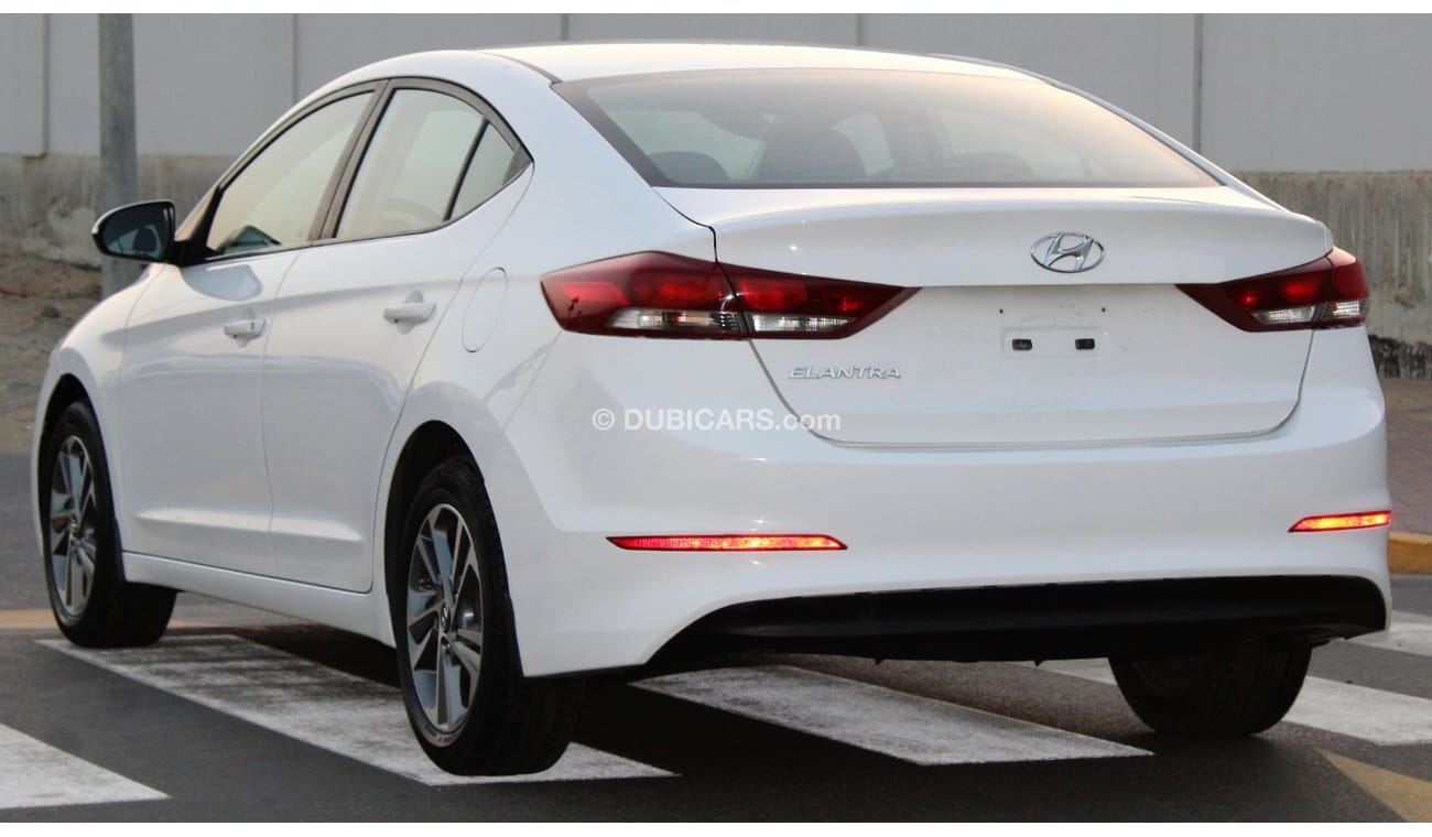 Hyundai Elantra Hyundai Elantra 2017 GCC in excellent condition without accidents, very clean from inside and outsid