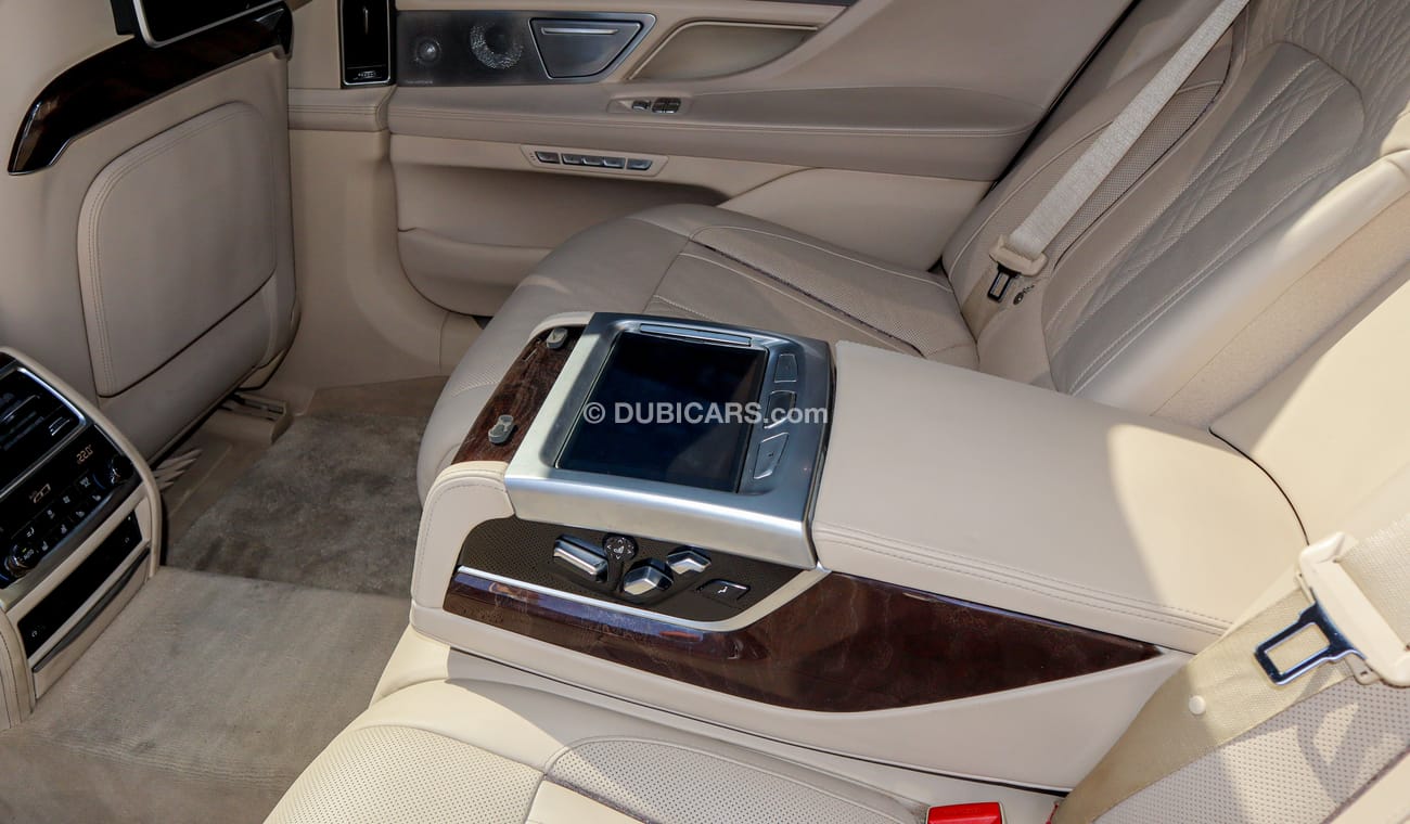 بي أم دبليو 750Li XDRIVE