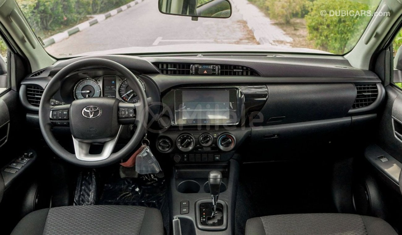 Toyota Hilux DC 2.4L DIESEL 4X4 - WHITE: CRUISE CONTROL, APPLE CARPLAY, ALLOY WHEELS