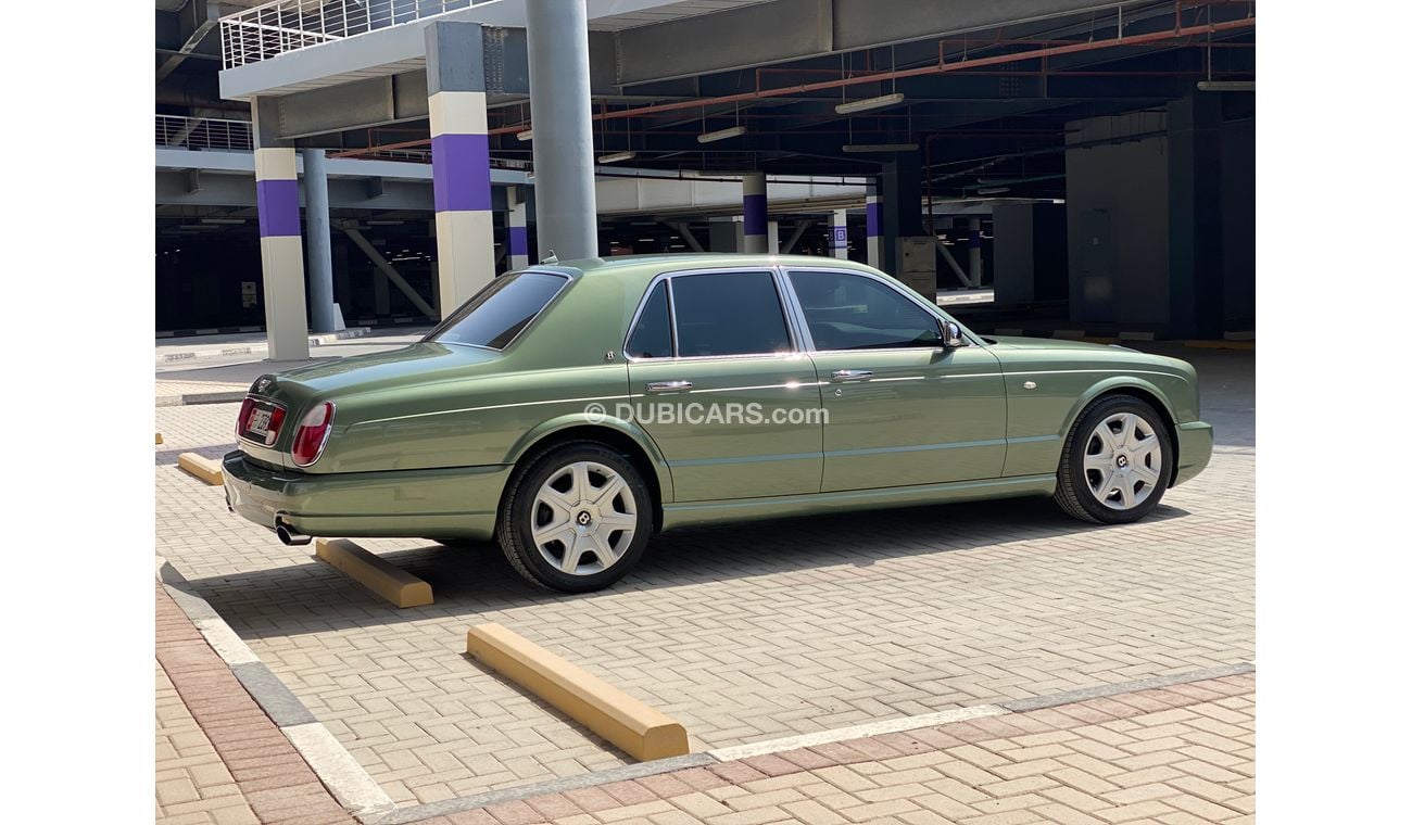 بنتلي أرنيج Mulliner Spec with only 11.000 km unique colour combo